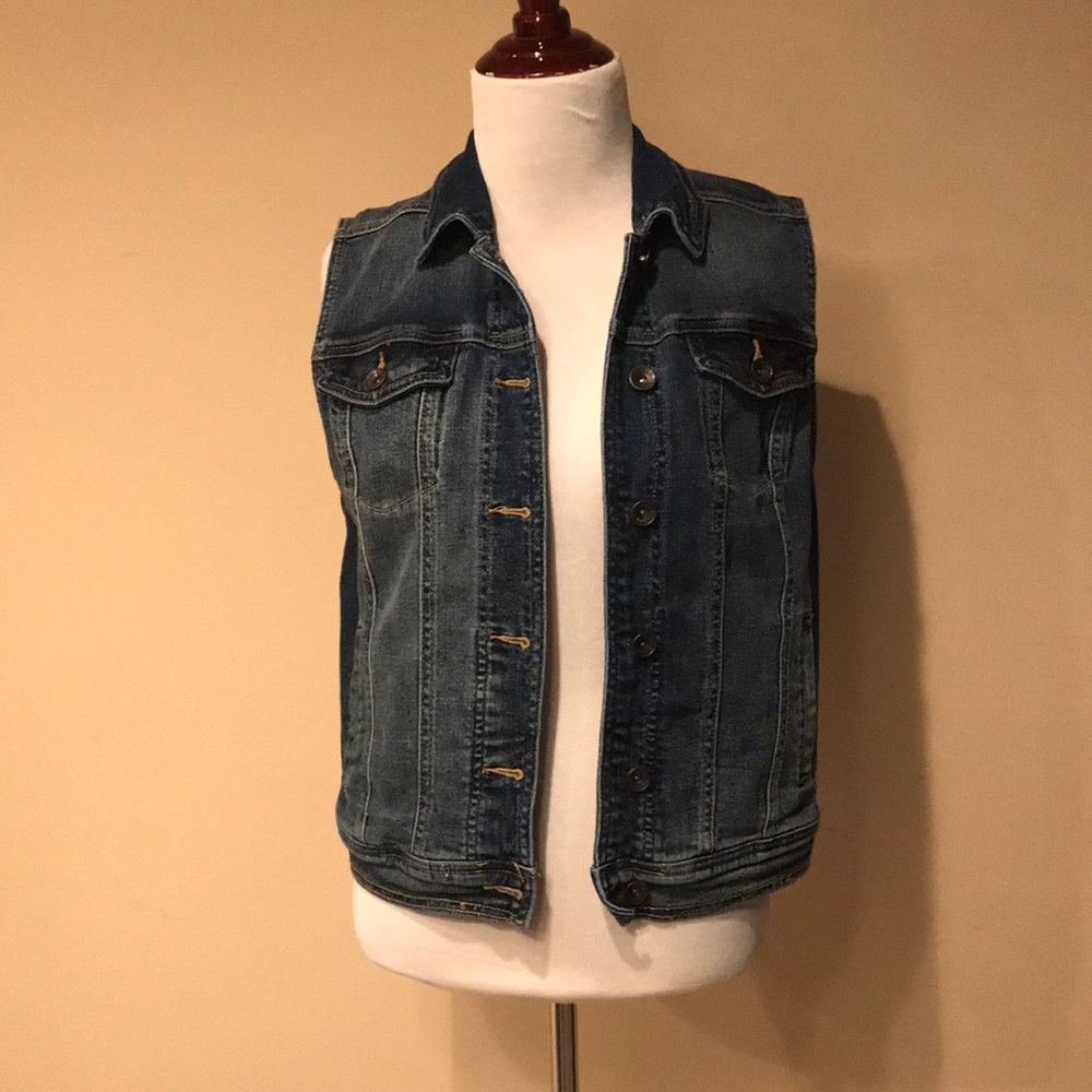 Small Jean vest euc